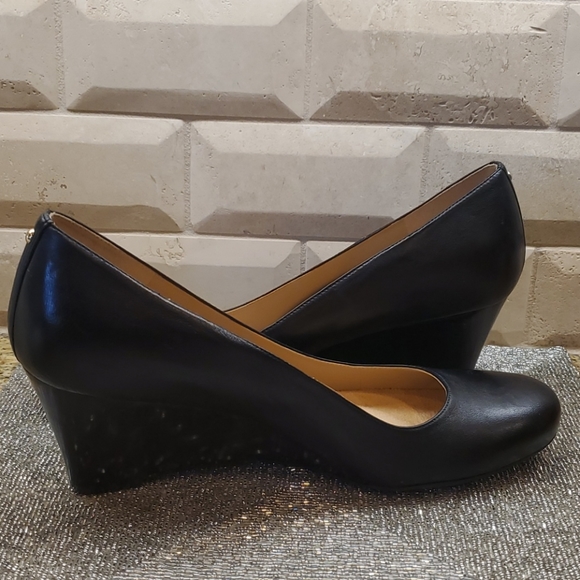 SOLD!!! NATURALIZER Black Leather Wedges - Size 12 - Picture 3 of 8